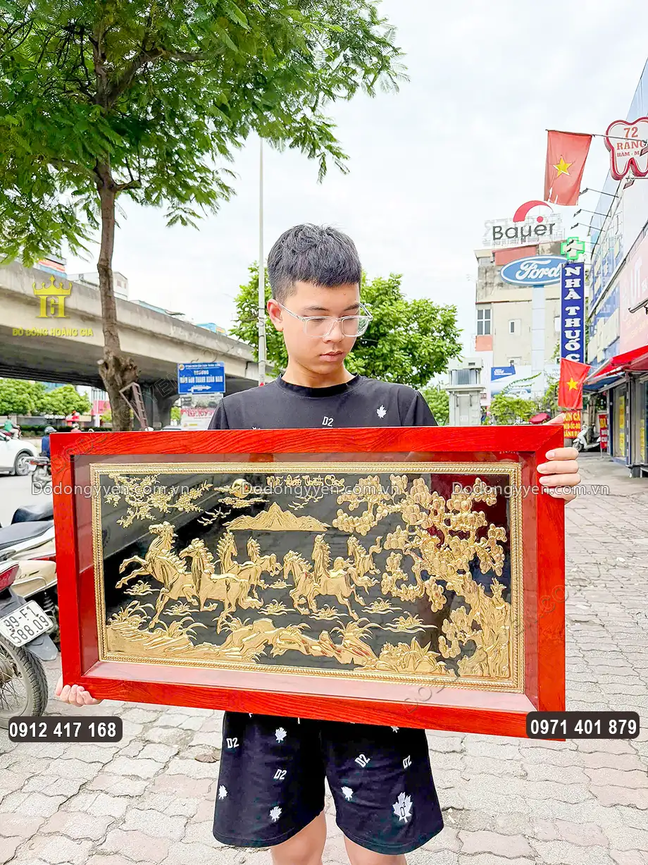 Nền tranh sơn đen v&ocirc; c&ugrave;ng nổi bật